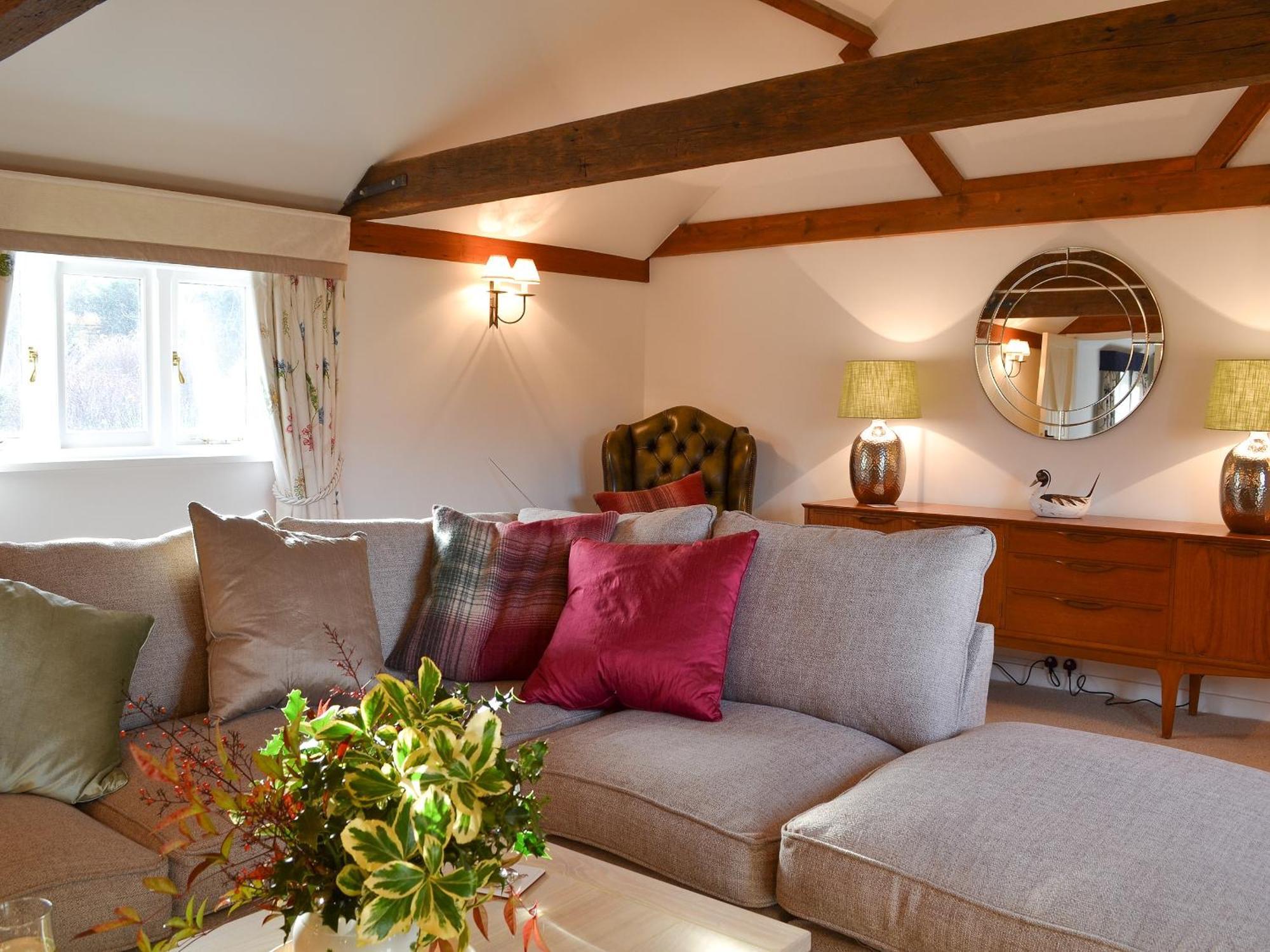 Maplehurst Barn Stables Staplehurst ภายนอก รูปภาพ